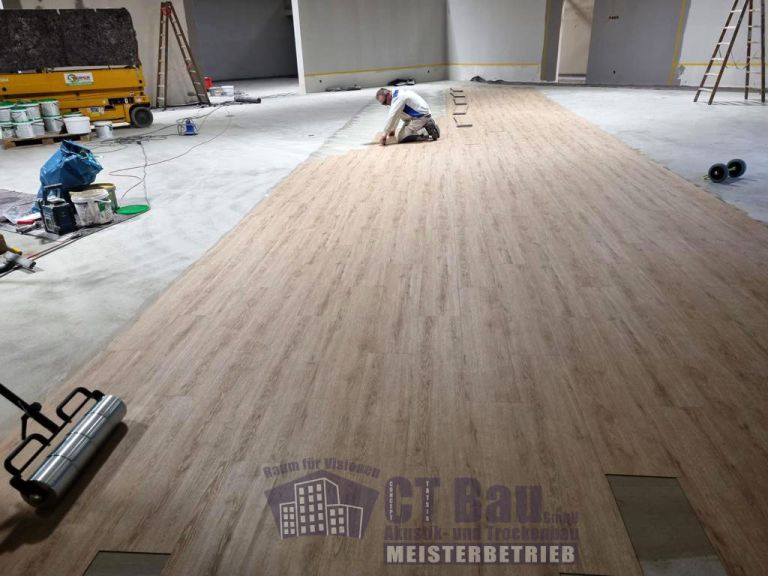 Lloyds Store in Greding