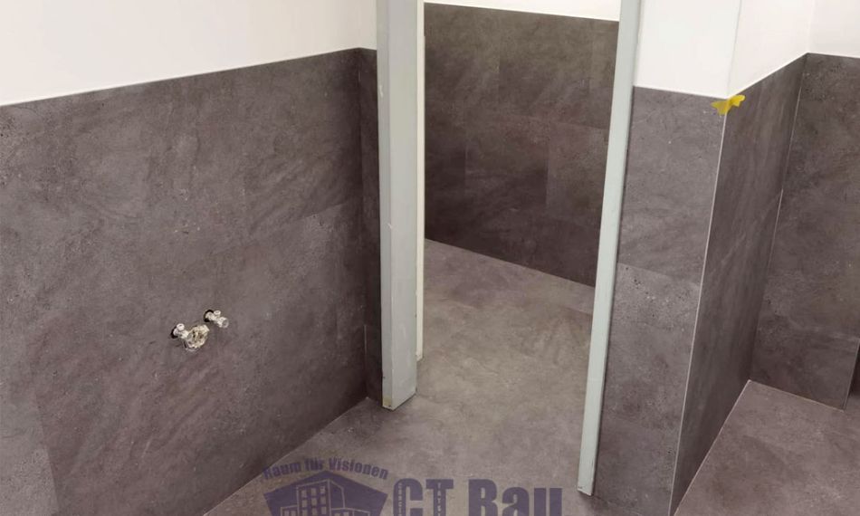 WC-Anlage Vinylboden Wände Greding