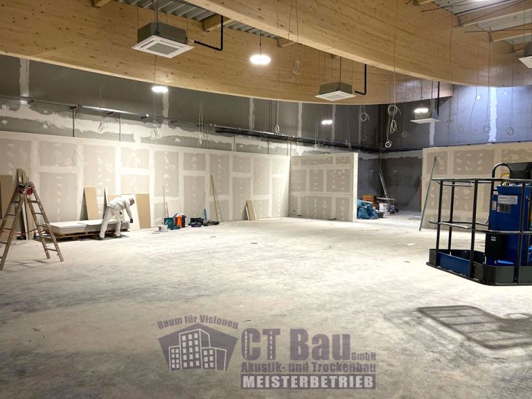 Lloyds Store in Greding