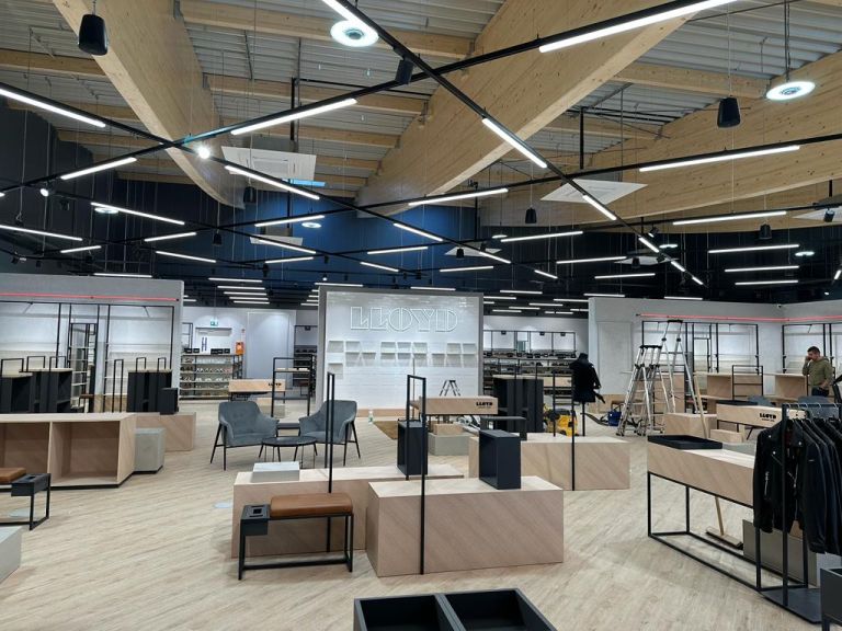 Lloyds Store in Greding