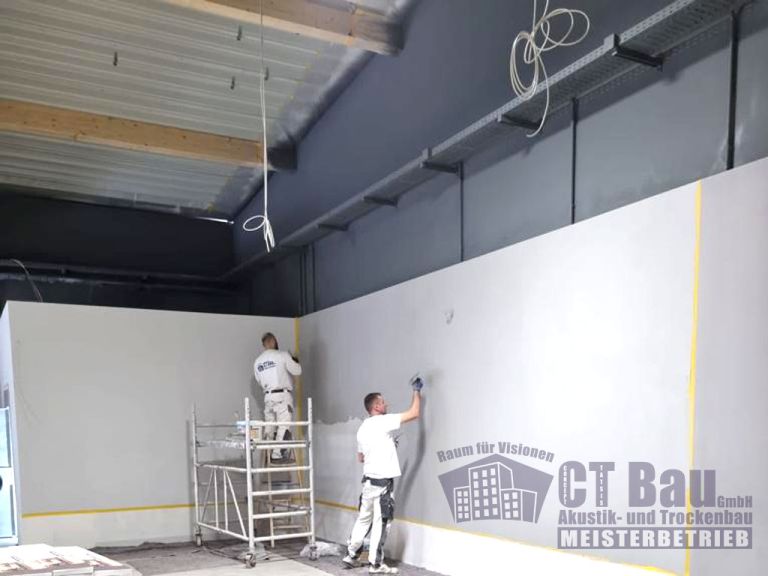 Lloyds Store in Greding